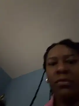 xoxoHotCoCo online show from July 6, 2026, 12:57 pm