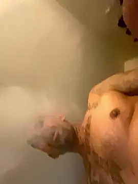 Snapshot of hornycouple818 chatting on September 17, 2025, 6:04 am hornycouple818 online show from September 17, 2025, 6:04 am