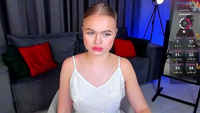 MilaFink online show from February 10, 2025, 4:36 pm