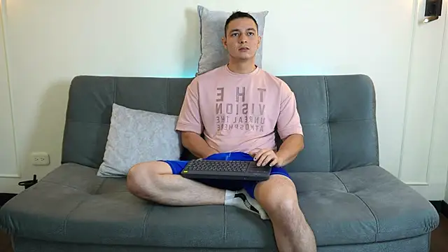 Snapshot of Cum_hunters chatting on January 16, 2025, 4:50 pm Cum hunters online show from January 16, 2025, 4:50 pm