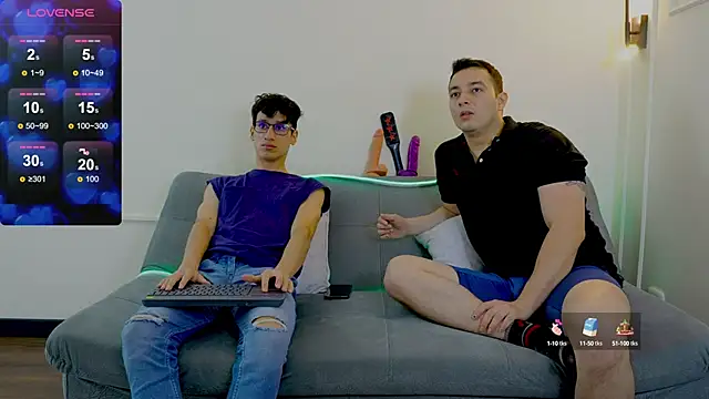 Snapshot of Cum_hunters chatting on February 4, 2025, 2:32 pm Cum hunters online show from February 4, 2025, 2:32 pm