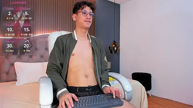 Cum hunters online show from October 18, 2025, 7:25 pm