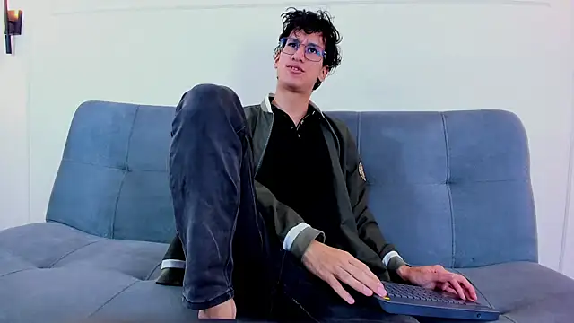 Cum hunters online show from June 4, 2026, 3:12 am