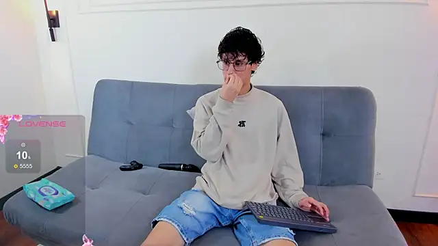 Cum hunters online show from June 21, 2026, 3:09 am