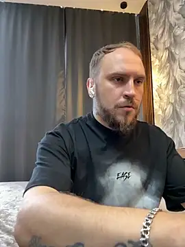 Snapshot of _XxX-XxX_ chatting on September 11, 2025, 9:42 am XxX-XxX online show from September 11, 2025, 9:42 am