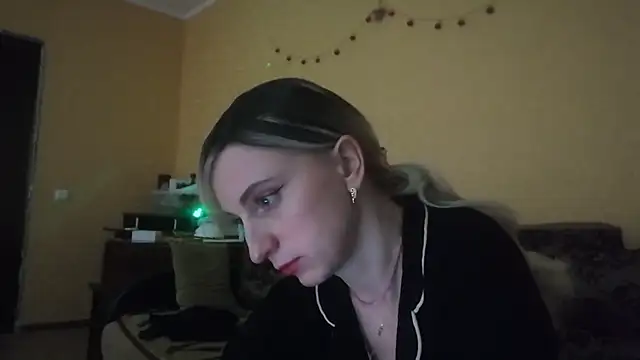 LilianaStrey online show from January 26, 2025, 10:02 pm