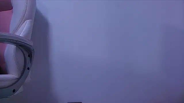 Snapshot of Auroraa_miller chatting on March 5, 2026, 3:02 am Auroraa miller online show from March 5, 2026, 3:02 am