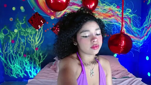 Snapshot of lucie_petite chatting on September 20, 2025, 6:53 pm lucie petite online show from September 20, 2025, 6:53 pm