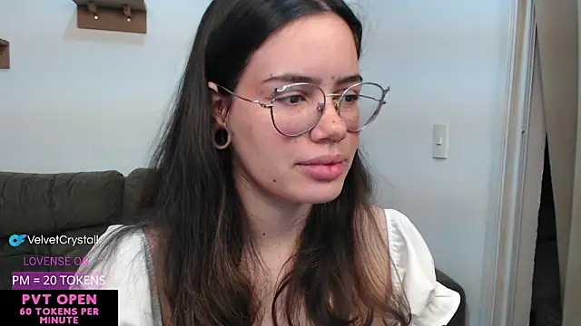 Snapshot of crystalll_room chatting on September 24, 2025, 2:48 am crystalll room online show from September 24, 2025, 2:48 am