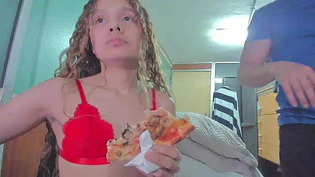 Snapshot of RagnarLothbrokXX chatting on March 9, 2025, 11:25 pm RagnarLothbrokXX online show from March 9, 2025, 11:25 pm