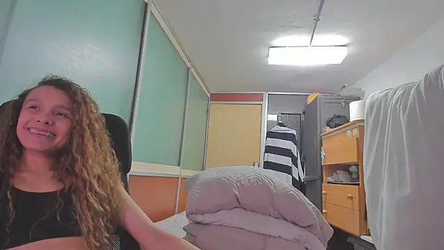 Snapshot of RagnarLothbrokXX chatting on March 20, 2025, 9:26 am RagnarLothbrokXX online show from March 20, 2025, 9:26 am