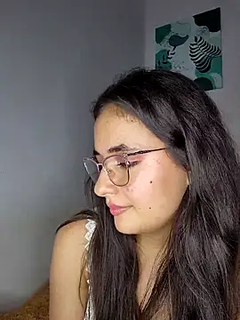 baaby-miiaa online show from March 18, 2025, 9:42 am