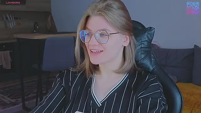  JessieVibes online show from May 9, 2026, 3:50 pm