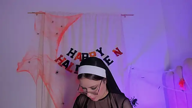 Marianagarcia01 online show from November 2, 2025, 11:40 pm