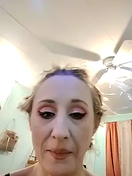 hunybunz69 online show from January 18, 2025, 10:28 am