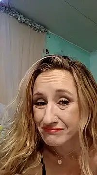 hunybunz69 online show from January 27, 2025, 7:14 am