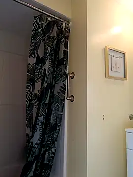 hunybunz69 online show from January 27, 2025, 4:11 pm