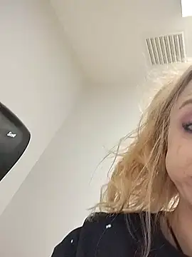 hunybunz69 online show from February 24, 2025, 3:09 pm