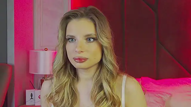 LanaSparks online show from February 3, 2026, 5:38 am