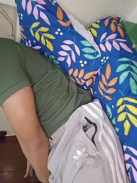 hot hunk boy online show from November 10, 2025, 9:30 am