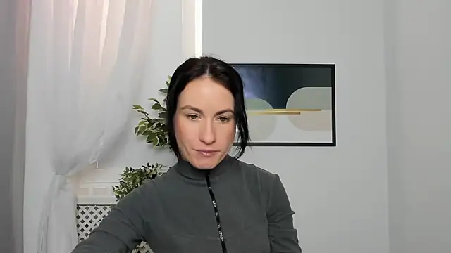 LeiilaBloom online show from February 12, 2025, 8:59 am