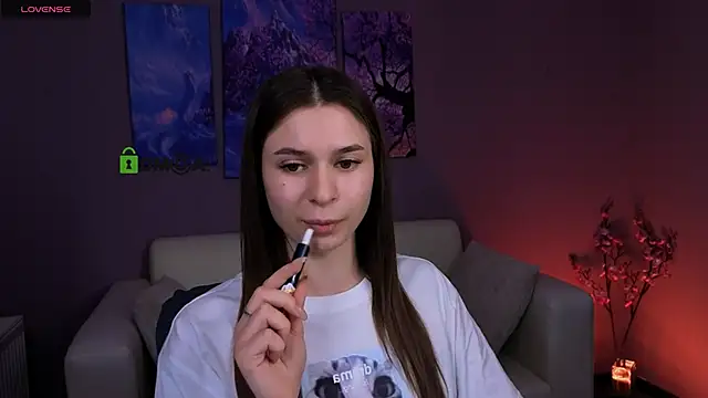 Snapshot of flora_ri chatting on December 19, 2025, 9:33 pm flora ri online show from December 19, 2025, 9:33 pm