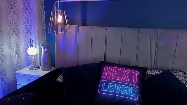 JeanneSabatier online show from September 17, 2025, 7:59 pm