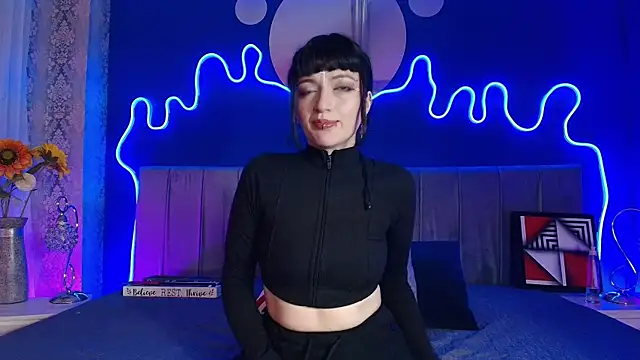 JeanneSabatier online show from February 26, 2026, 7:57 pm