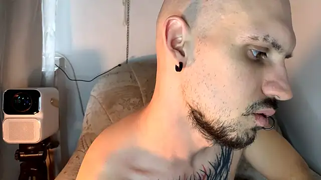 AssHunter4k online show from February 12, 2025, 8:16 am