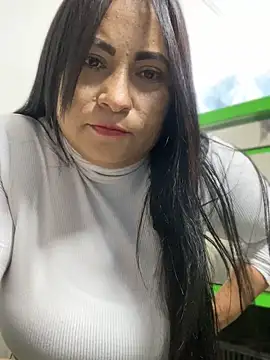 Miia Jazmin online show from January 19, 2025, 1:33 pm