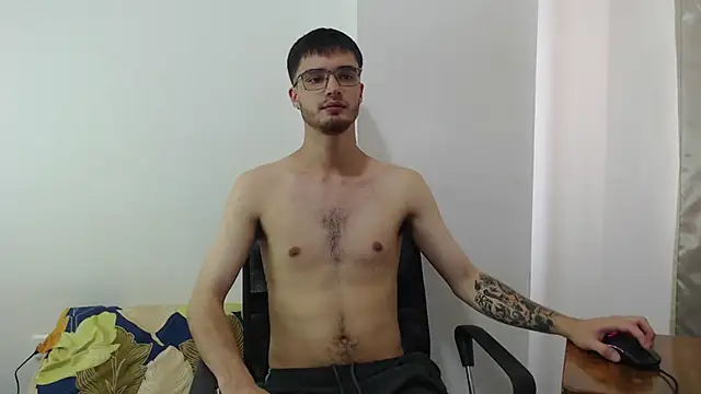 Aleex Miller online show from October 1, 2025, 8:37 pm