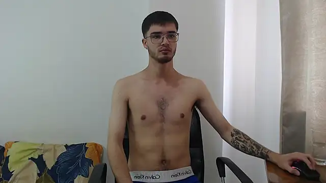 Aleex Miller online show from October 3, 2025, 6:27 pm