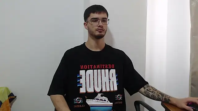 Aleex Miller online show from October 5, 2025, 8:29 pm