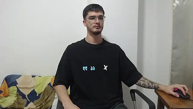 Aleex Miller online show from October 6, 2025, 11:57 pm