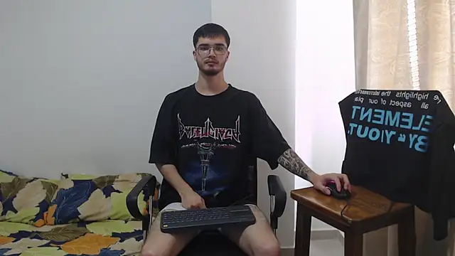 Aleex Miller online show from October 9, 2025, 8:18 pm