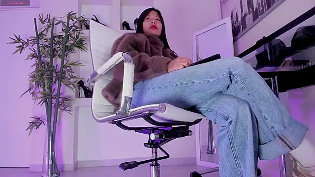 Snapshot of hannah_howeell__ chatting on March 26, 2026, 9:48 am hannah howeell online show from March 26, 2026, 9:48 am