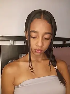 Zoe Sweett18 online show from June 19, 2026, 6:23 pm