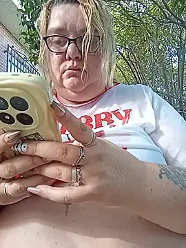 diosacurvy1984 online show from May 24, 2026, 4:56 pm