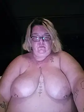 diosacurvy1984 online show from July 2, 2026, 11:44 pm