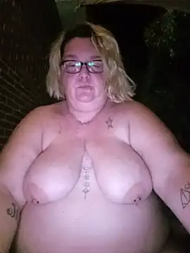 diosacurvy1984 online show from July 20, 2026, 11:07 pm