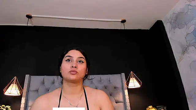 AlexaMora  online show from March 19, 2025, 11:06 am