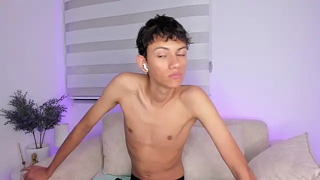 arito   online show from February 8, 2026, 8:56 pm