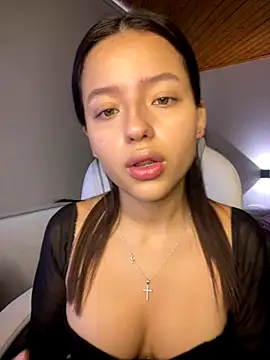 Sofia18 pinkk online show from November 24, 2025, 8:30 pm