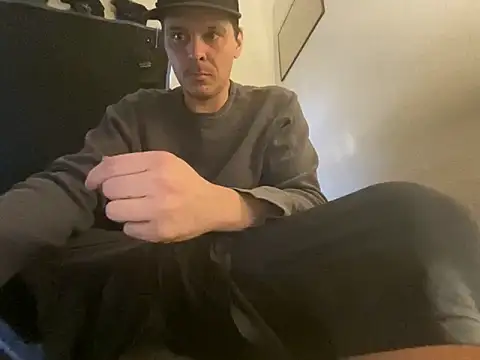 Snapshot of almighty_d chatting on November 22, 2025, 10:09 pm almighty d online show from November 22, 2025, 10:09 pm