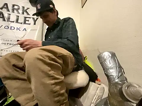 Snapshot of almighty_d chatting on January 6, 2026, 8:29 am almighty d online show from January 6, 2026, 8:29 am