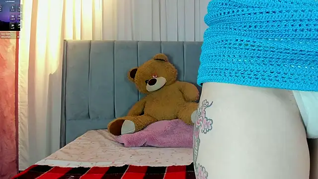 camilapersy online show from February 11, 2025, 12:37 pm