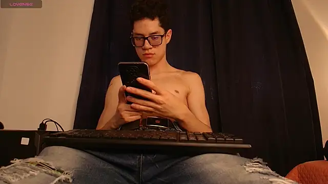 wolfandsky online show from October 8, 2025, 11:41 am