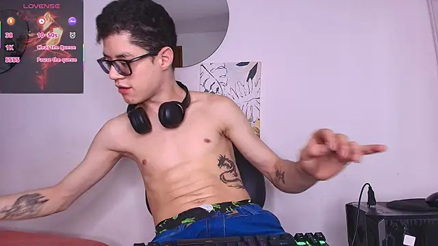 wolfandsky online show from March 3, 2026, 11:49 am