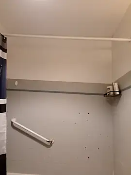 Sylvanos34000 online show from April 17, 2026, 12:24 am