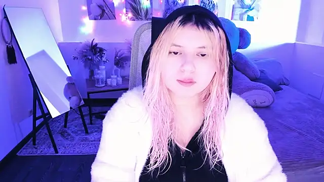 Snapshot of DiaAngell chatting on February 28, 2026, 7:37 pm DiaAngell online show from February 28, 2026, 7:37 pm